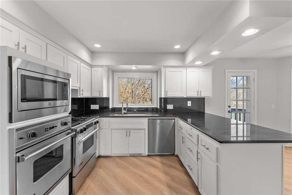 12060 48th Ave N - Photo 7 of 49