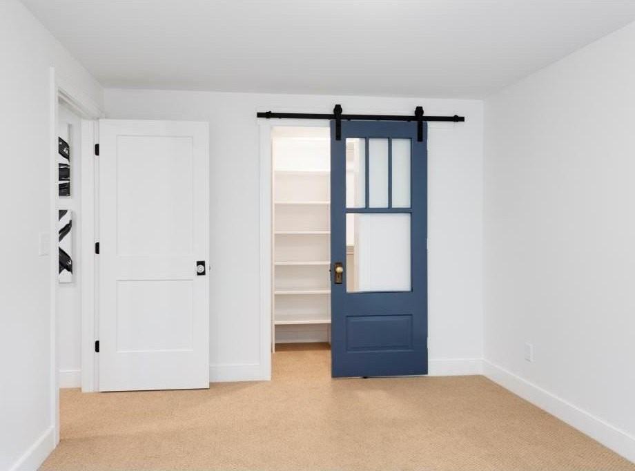 231 Manitoba Ave - Photo 5 of 34