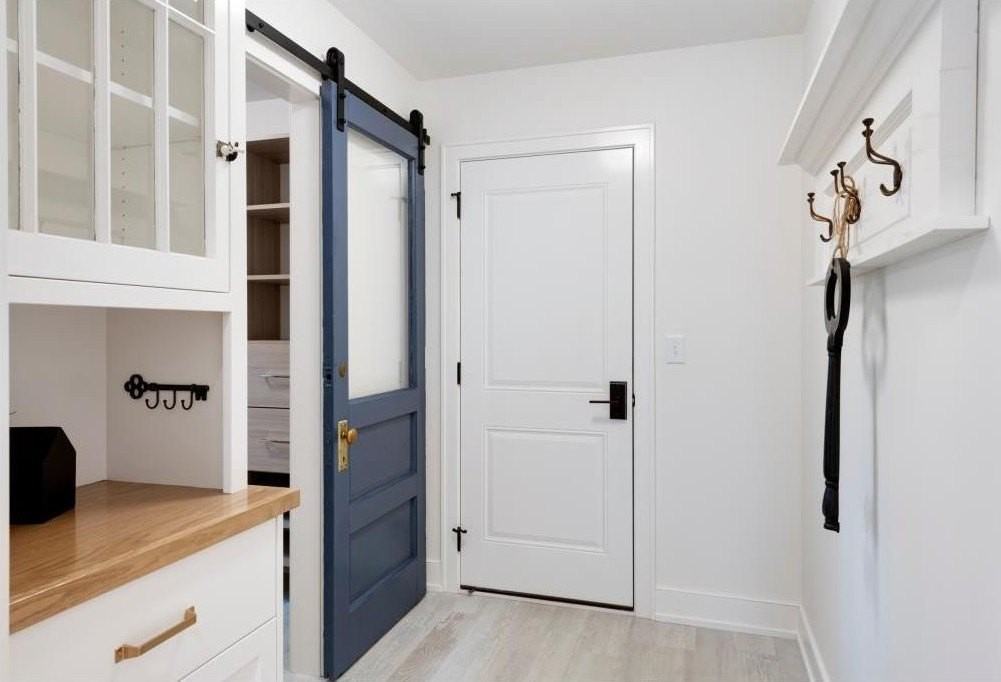 231 Manitoba Ave - Photo 6 of 34