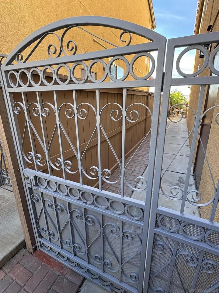 1668 Thompson Ave - Photo 2 of 14