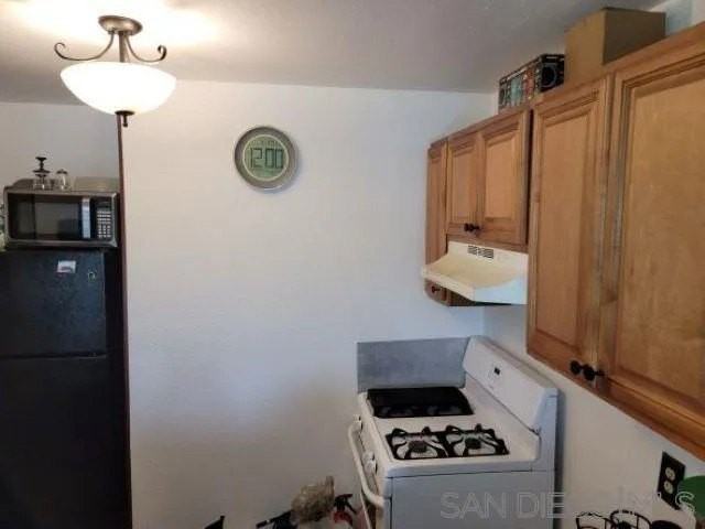 241 50th St - Photo 2 of 2