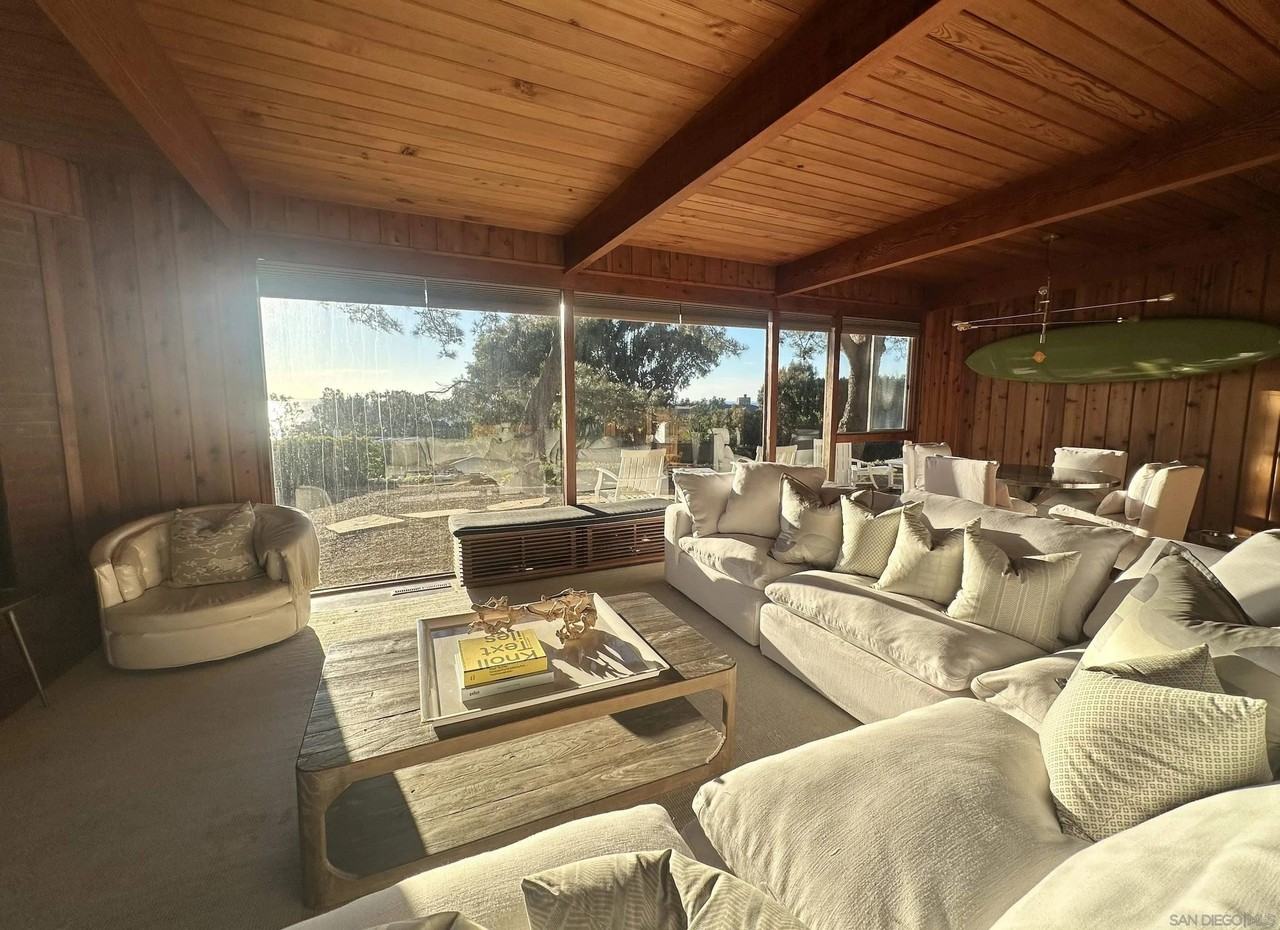 240 Ocean View Ave - Photo 2 of 17