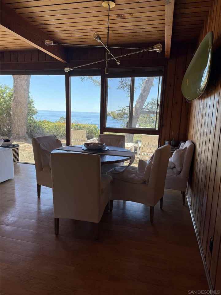 240 Ocean View Ave - Photo 5 of 17