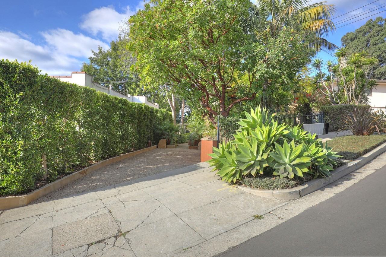 1423 Alta Vista Rd - Photo 3 of 36