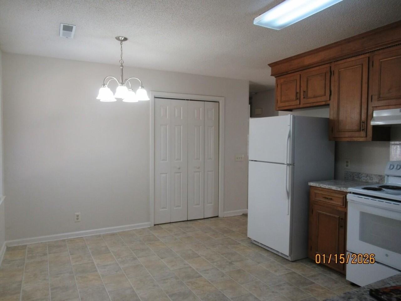 174 Gertrude Dr - Photo 5 of 17