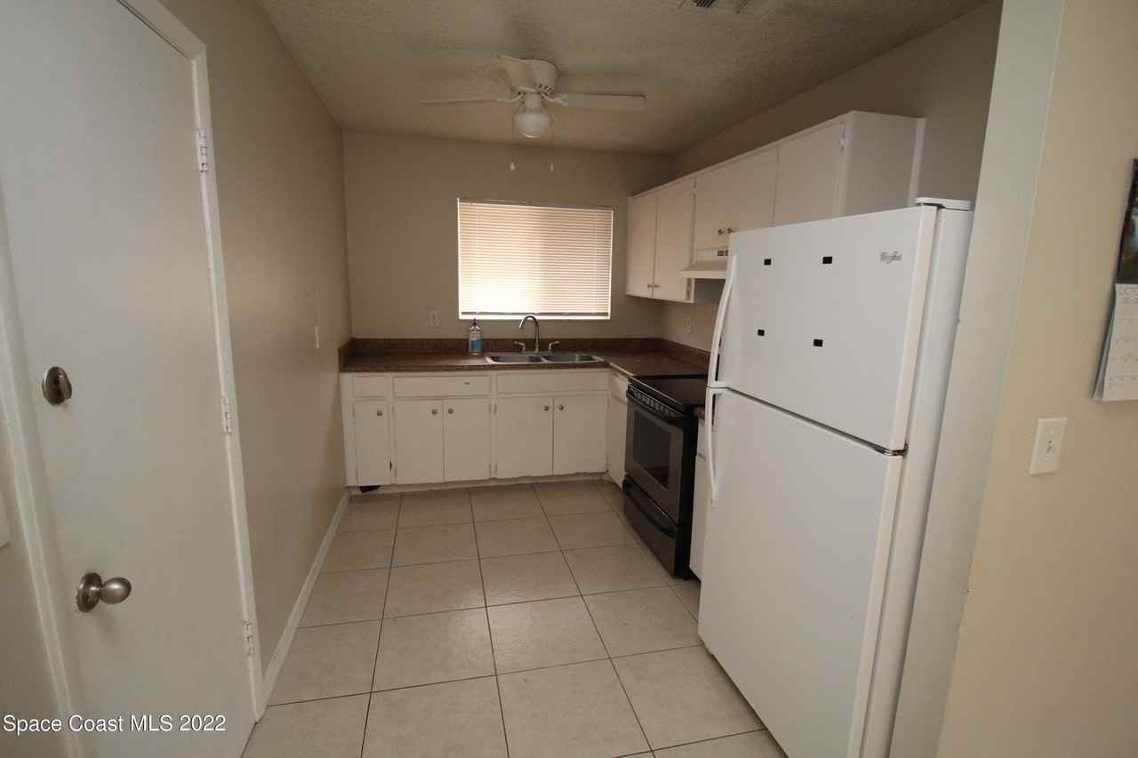 992 Sable Cir Se - Photo 4 of 8