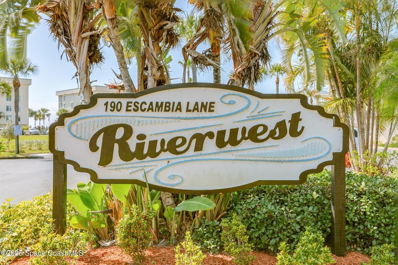 190 Escambia Ln Apt 402 #402 - Photo 4 of 50