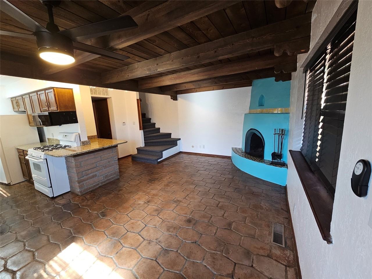 809 Don Diego Ave - Photo 5 of 31