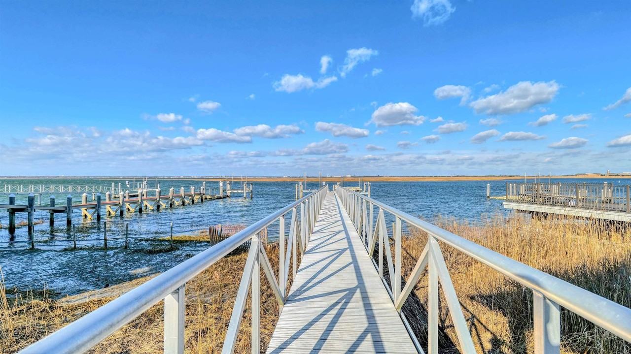 909 N Cambridge Ave - Photo 3 of 50