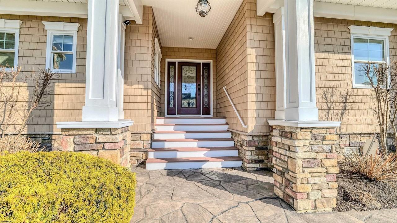 909 N Cambridge Ave - Photo 4 of 50