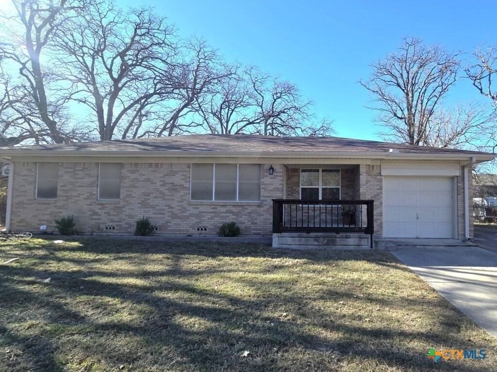 406 Oak St - Photo 2 of 25