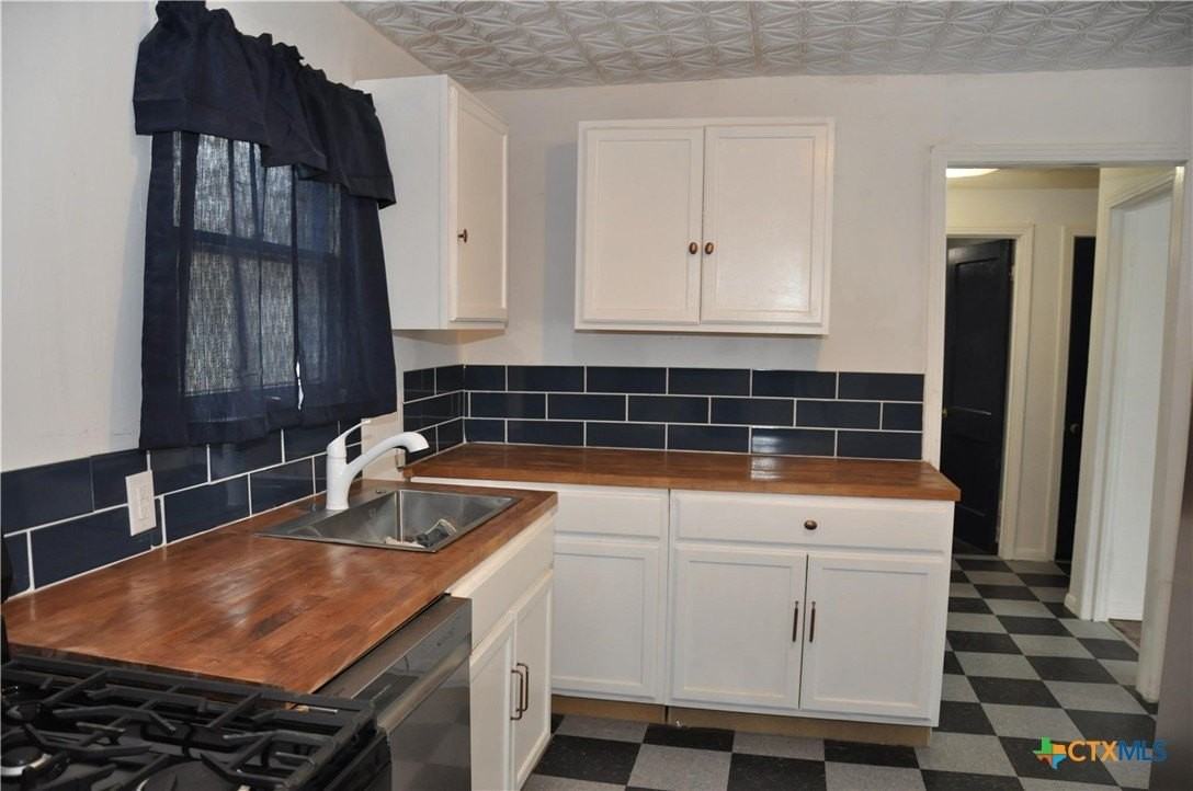 1408 E Avenue D - Photo 3 of 18