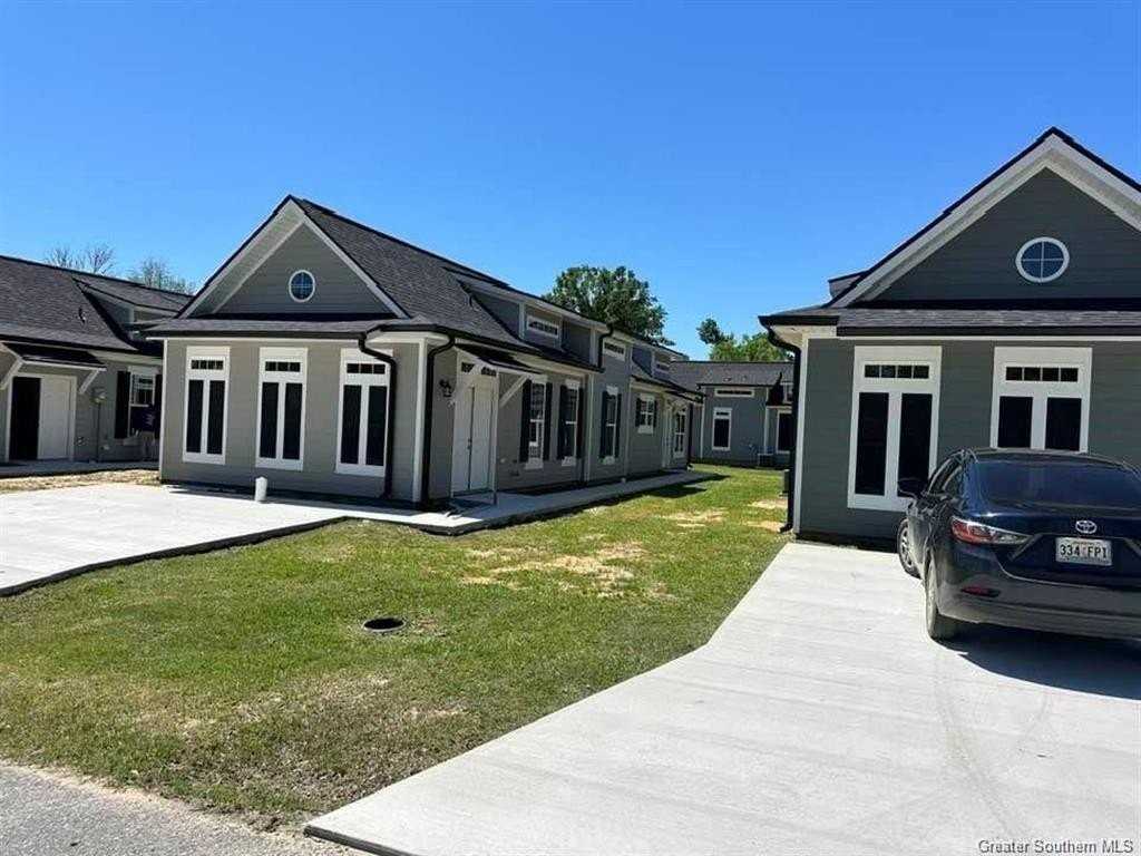 305 N Lyles Rd - Photo 3 of 14