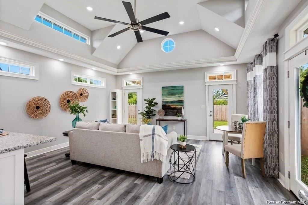 305 N Lyles Rd - Photo 4 of 14