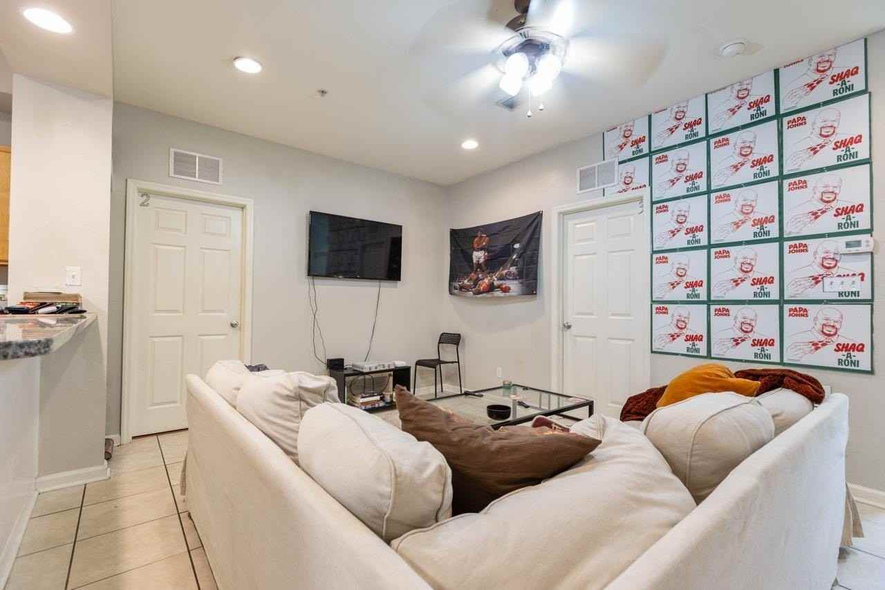 533 Conradi St Unit 1 #1 - Photo 3 of 17