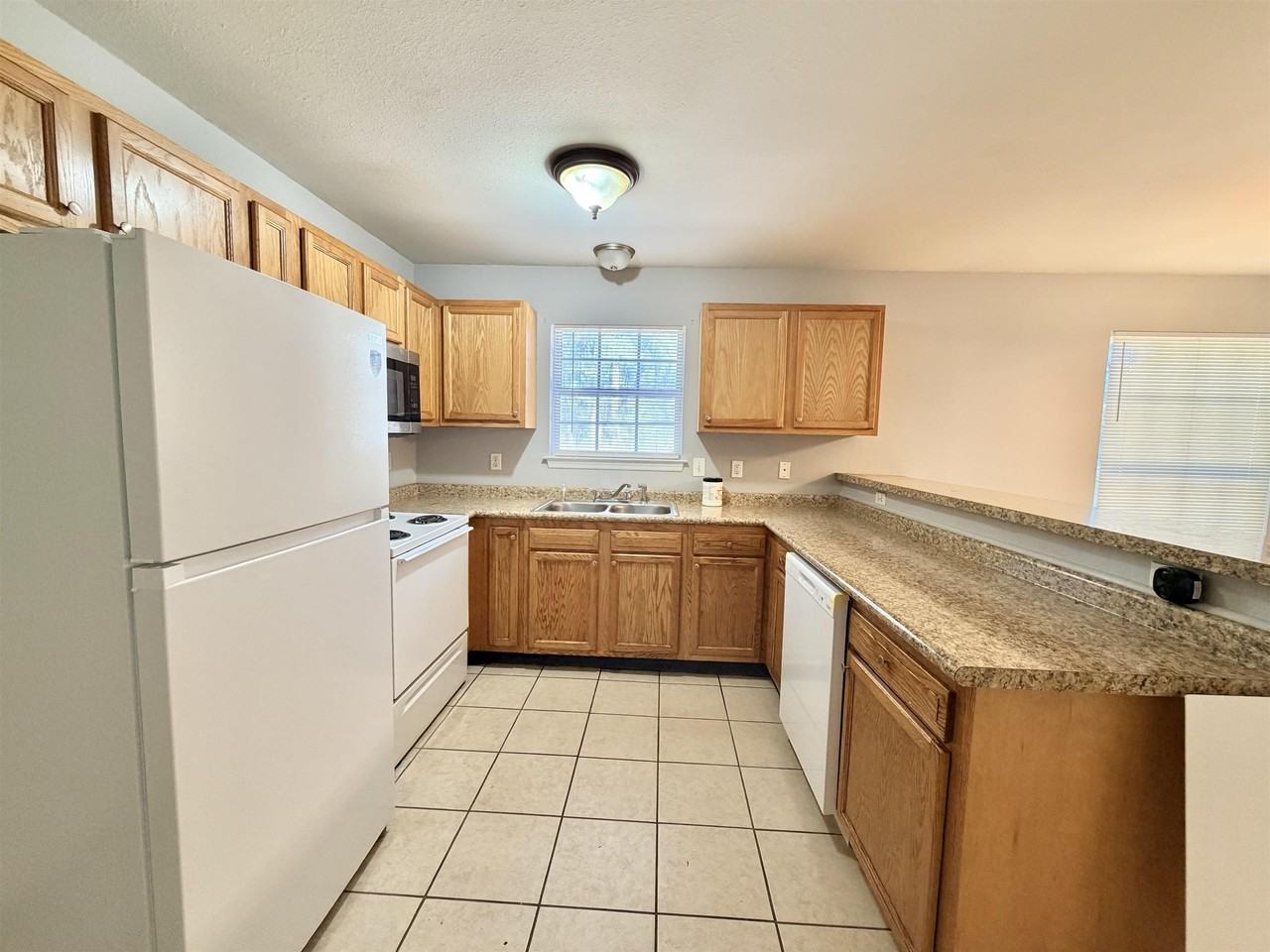 1444 Balboa Dr - Photo 5 of 19