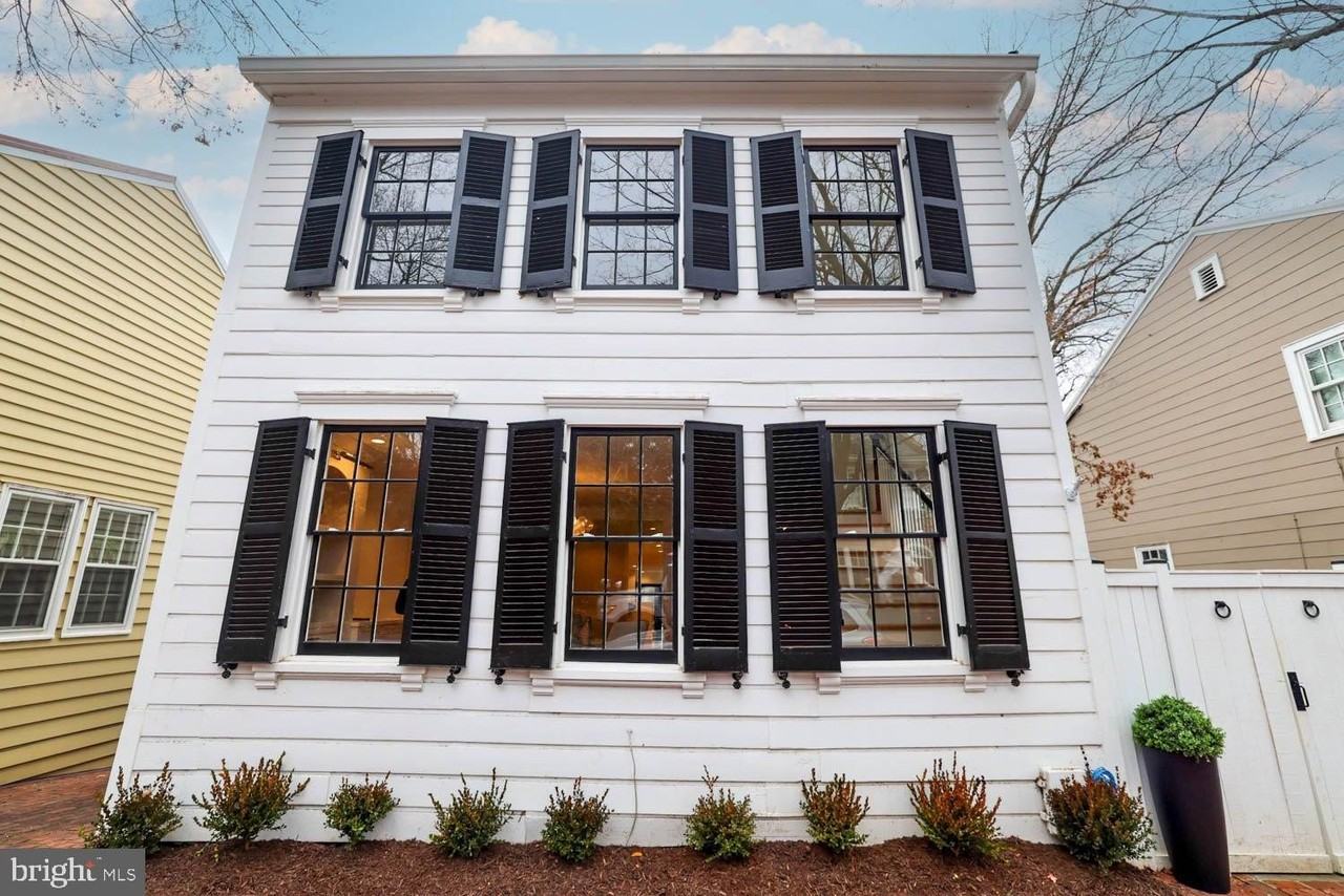 3418 Reservoir Rd Nw - Photo 2 of 33