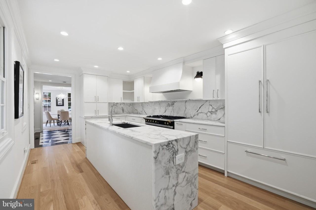 3418 Reservoir Rd Nw - Photo 5 of 33