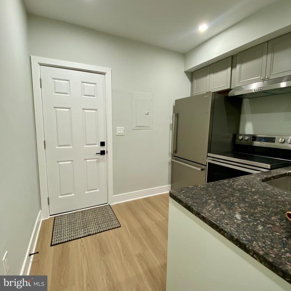 3701 9th St Nw #1 - Photo 5 of 23