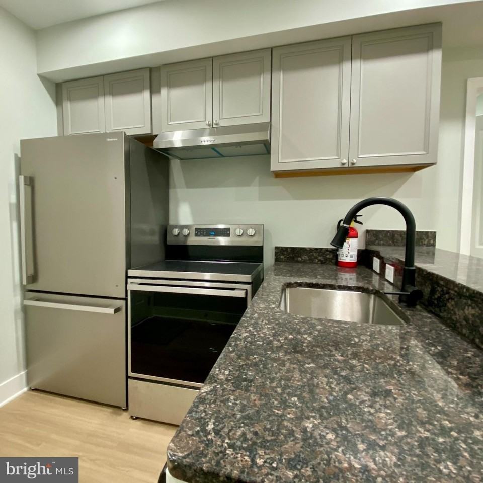 3701 9th St Nw #1 - Photo 6 of 23