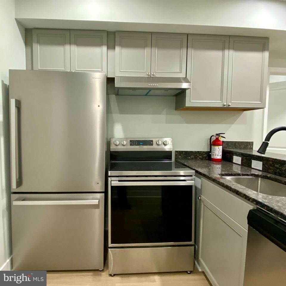 3701 9th St Nw #1 - Photo 7 of 23