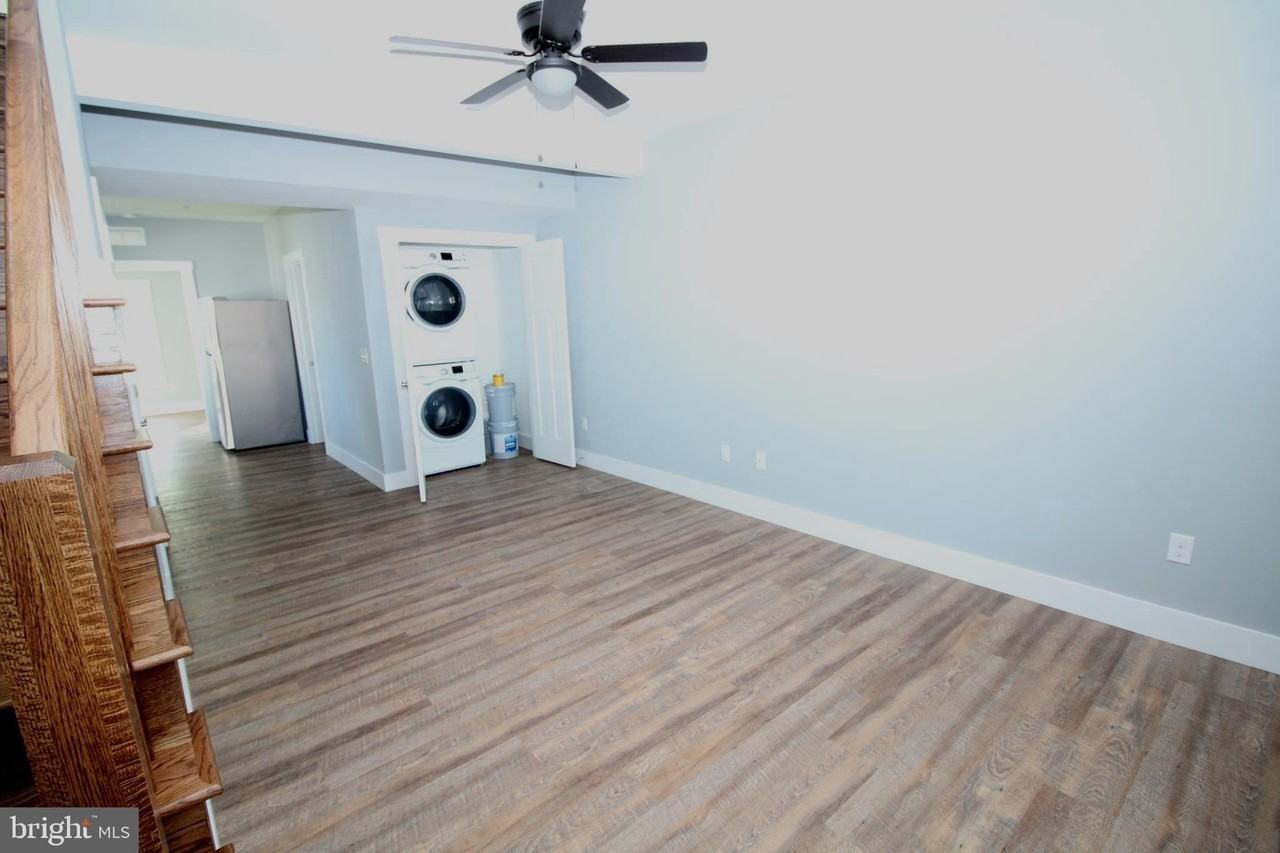 306 MAIN ST. - Photo 5 of 33