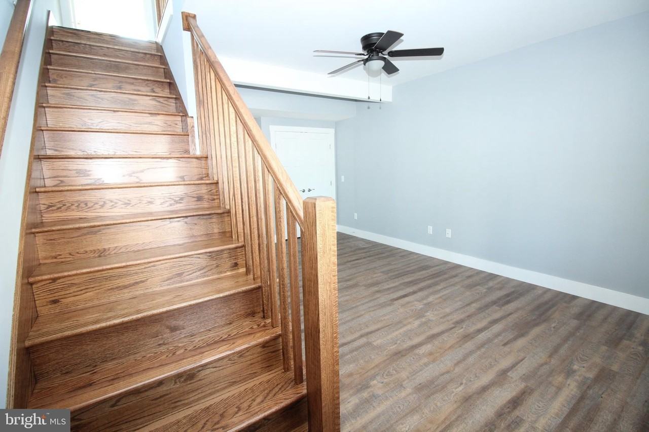 306 MAIN ST. - Photo 7 of 33