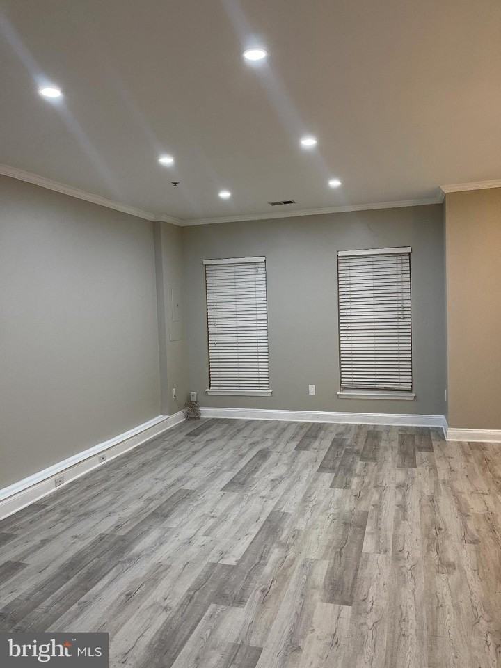 831 Herring Creek Ct - Photo 3 of 28