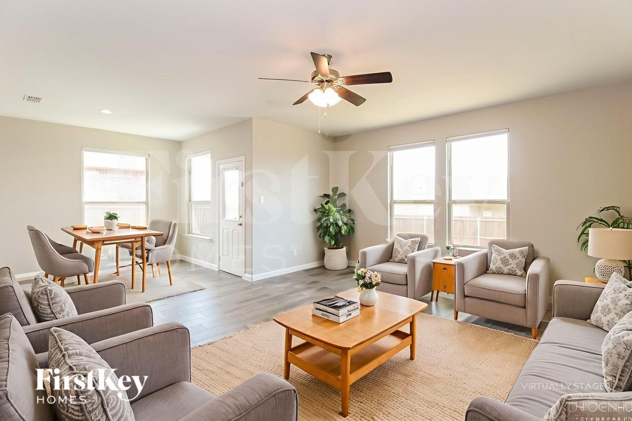 401 Goldfinch Rd - Photo 4 of 18