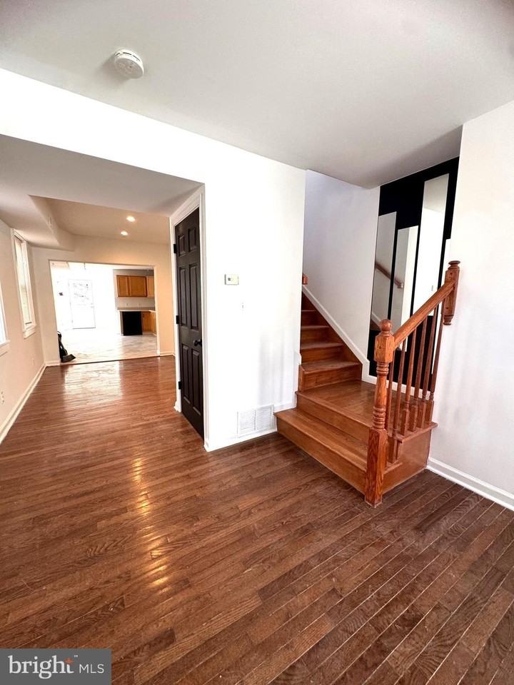 208 S Washington St - Photo 2 of 17