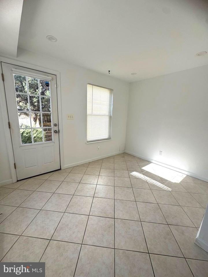 208 S Washington St - Photo 6 of 17