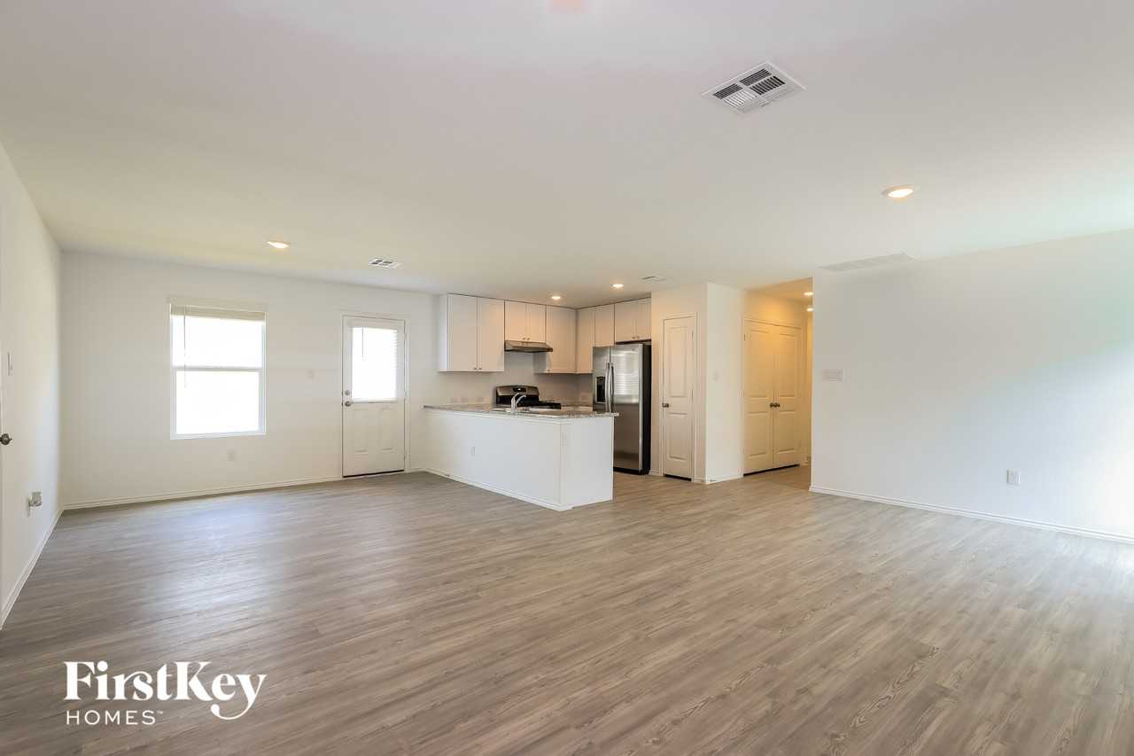 13811 Haystack Rdg - Photo 3 of 14