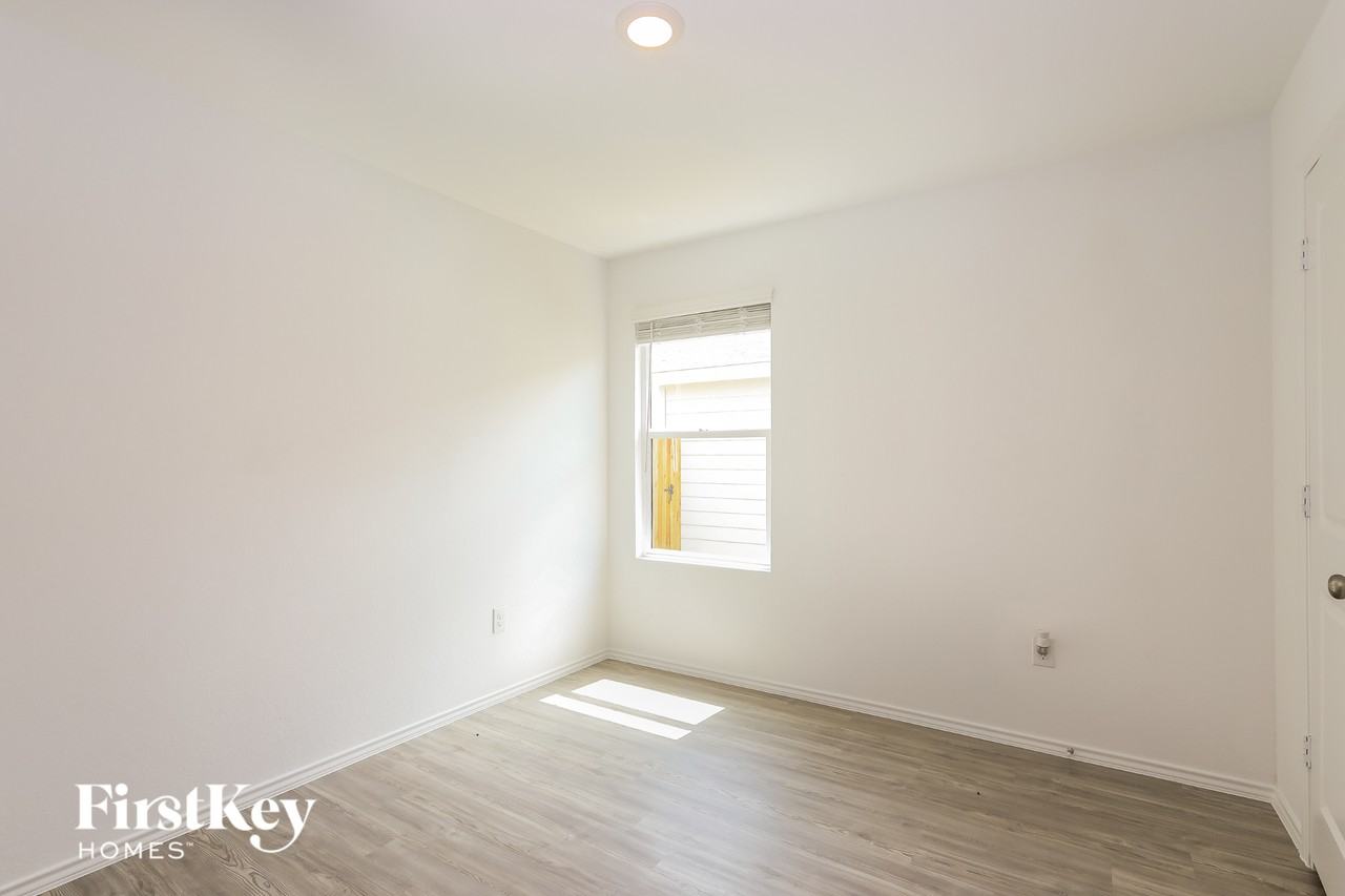 13811 Haystack Rdg - Photo 6 of 14