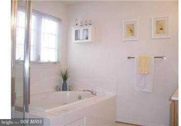 3624 Singleton Ter - Photo 3 of 6