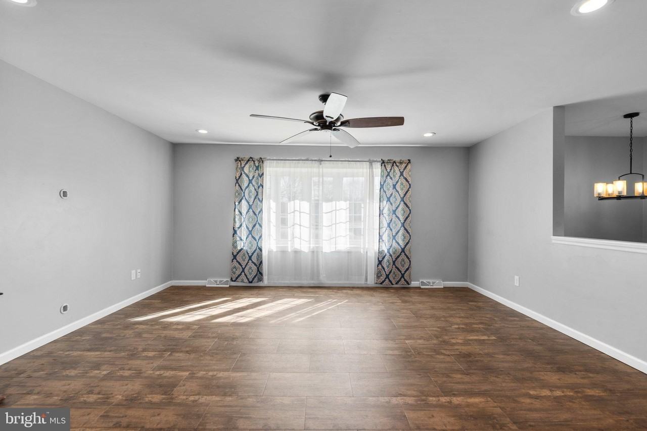 3206 Seiter Ln - Photo 6 of 44