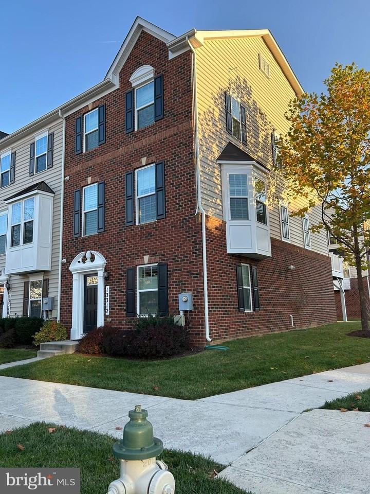 13312 Waterford Hills Blvd - Photo 3 of 33