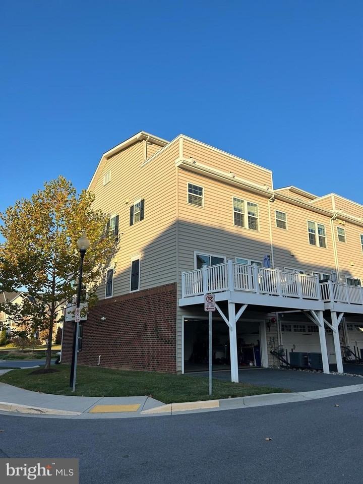 13312 Waterford Hills Blvd - Photo 5 of 33