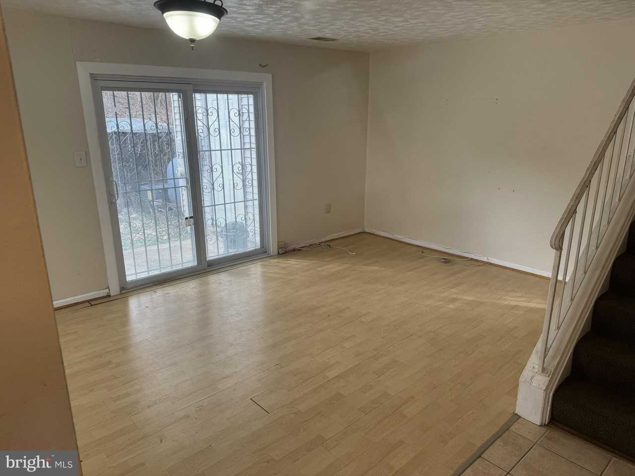 540 Peacock Dr - Photo 3 of 29