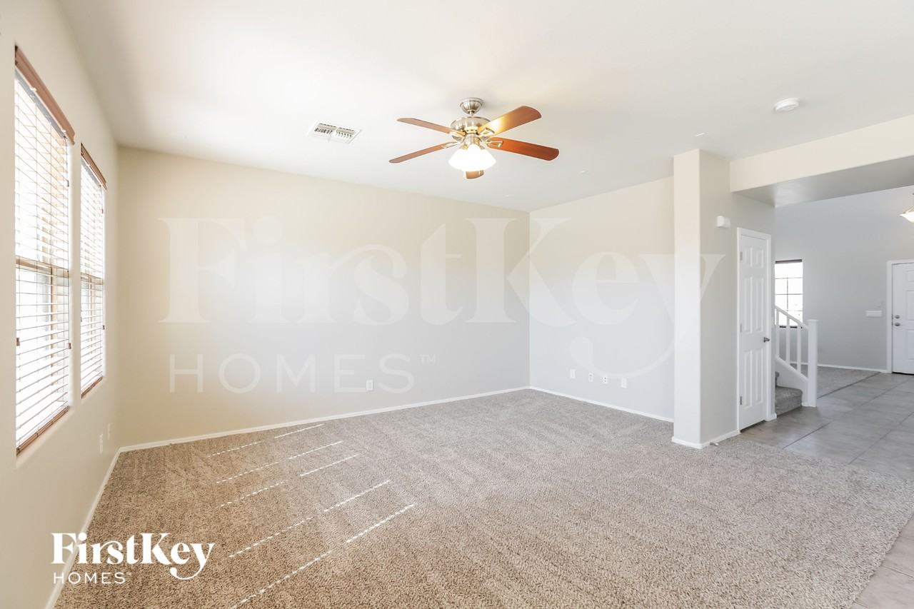 2639 W Tamarisk Ave - Photo 5 of 15