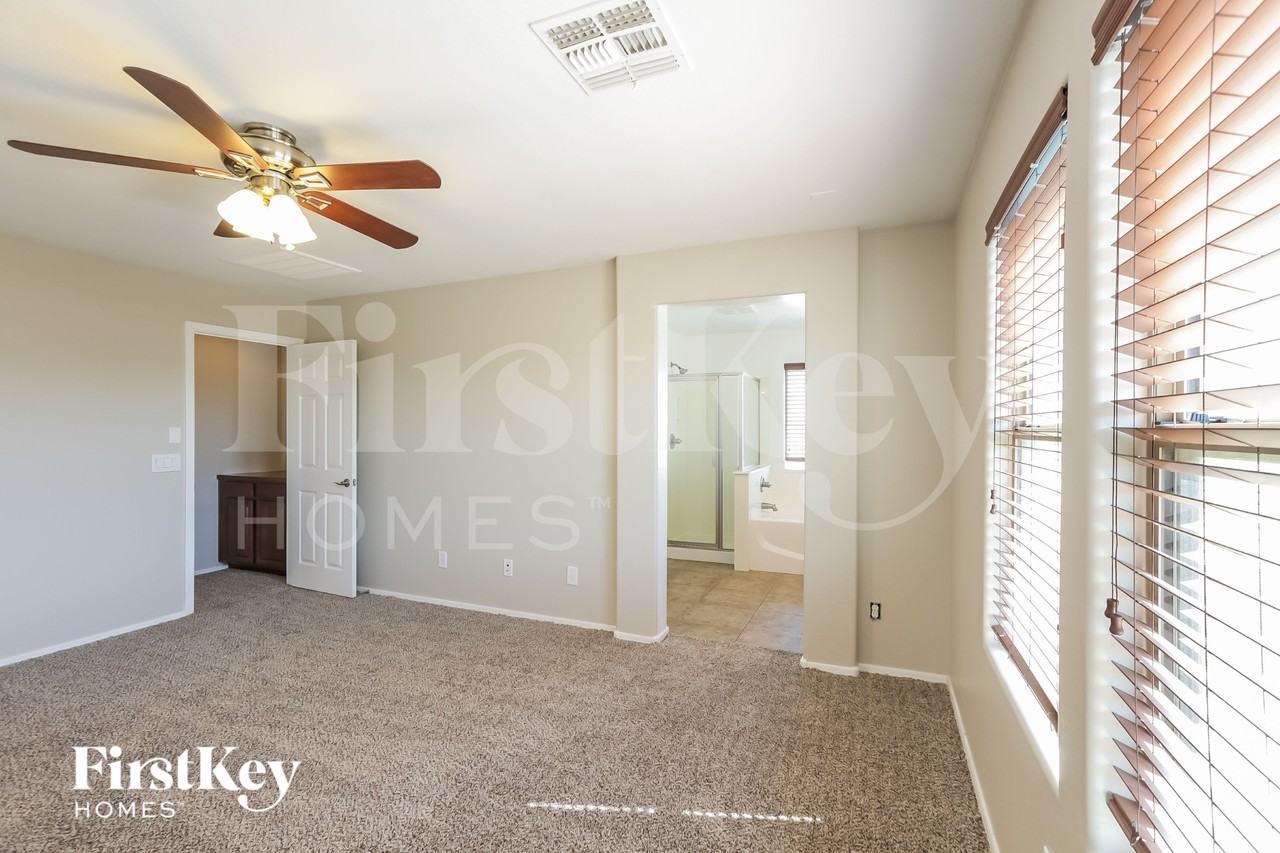 2639 W Tamarisk Ave - Photo 7 of 15