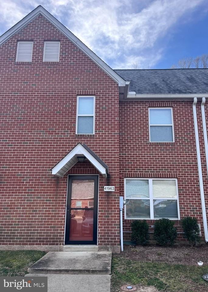 41963 Satchel Paige Way - Photo 2 of 12