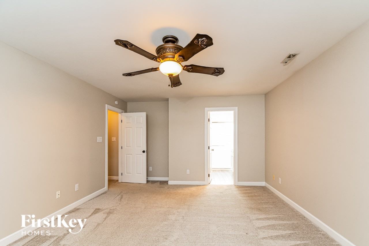 205 Muirfield Ln - Photo 6 of 15