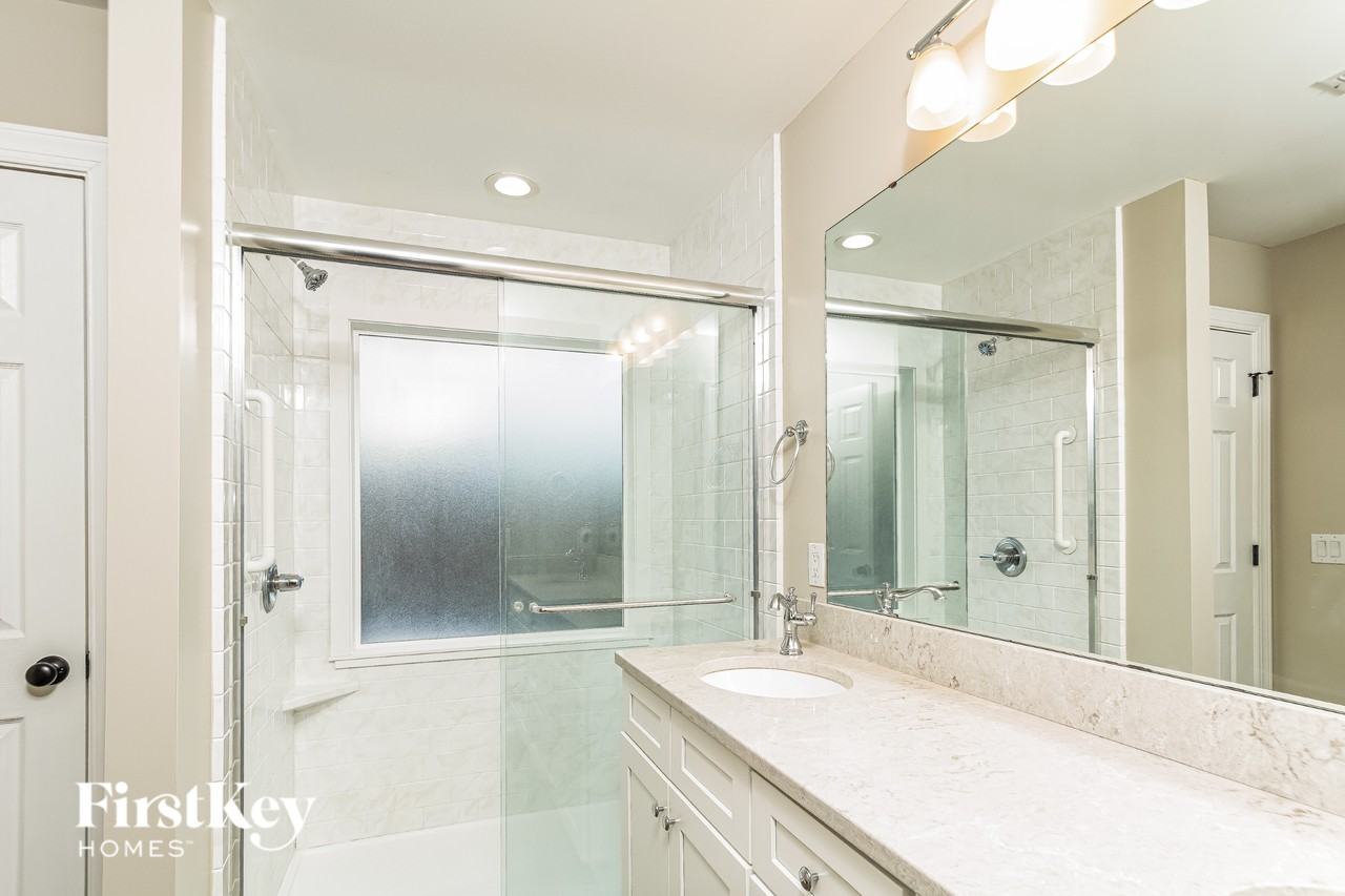 205 Muirfield Ln - Photo 7 of 15