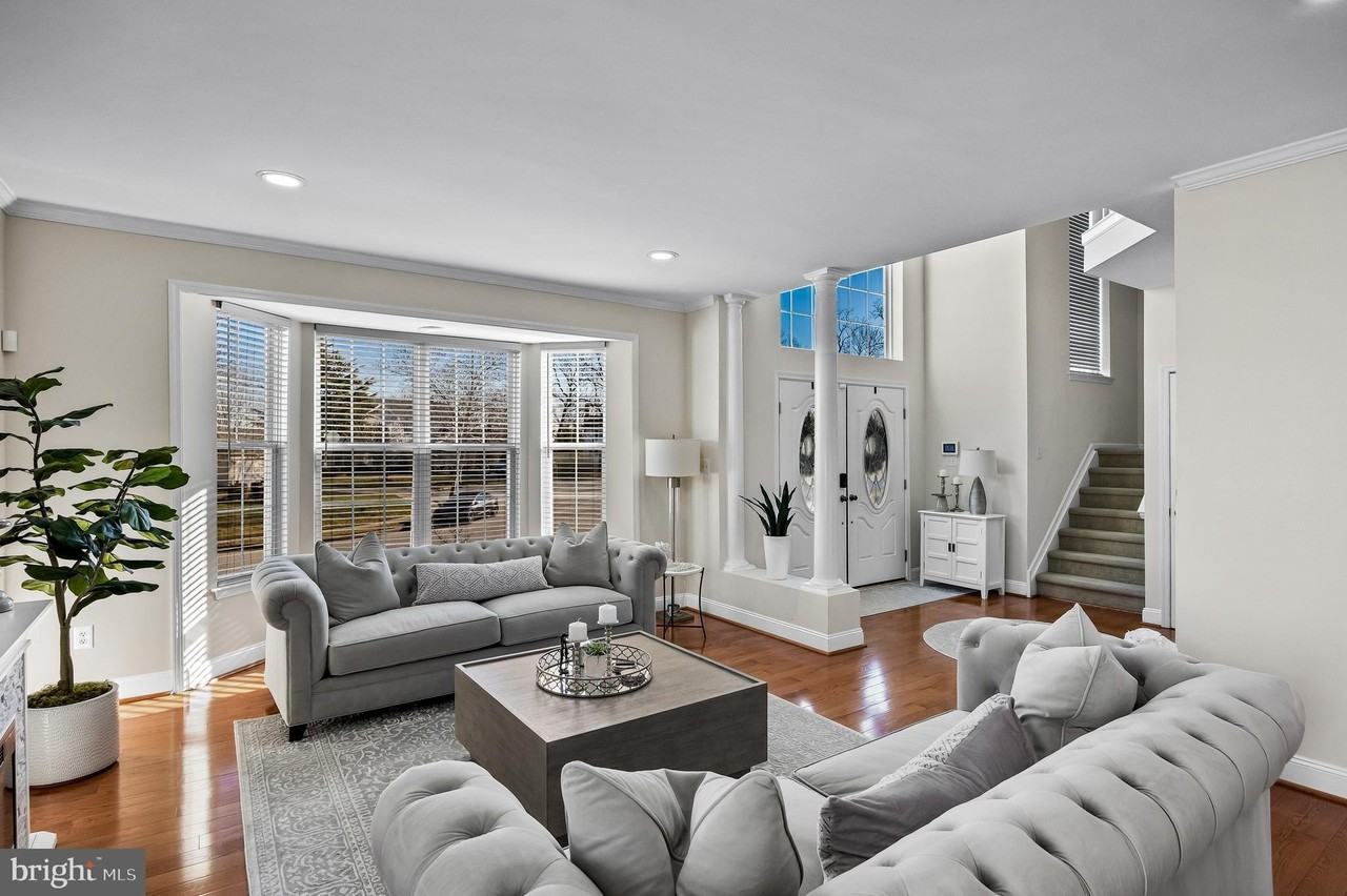 7 Madison Ct - Photo 7 of 31