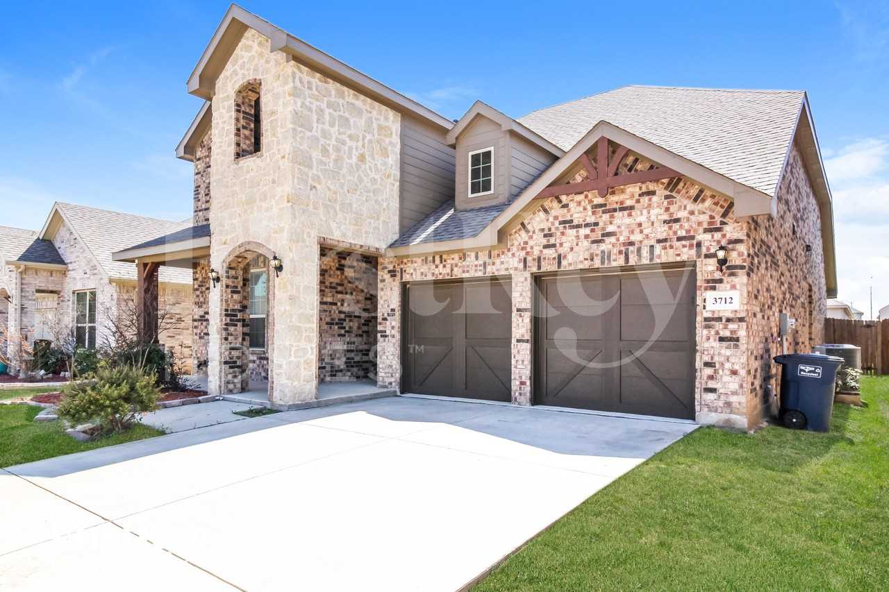 3712 Fossil Tree Ln - Photo 2 of 15