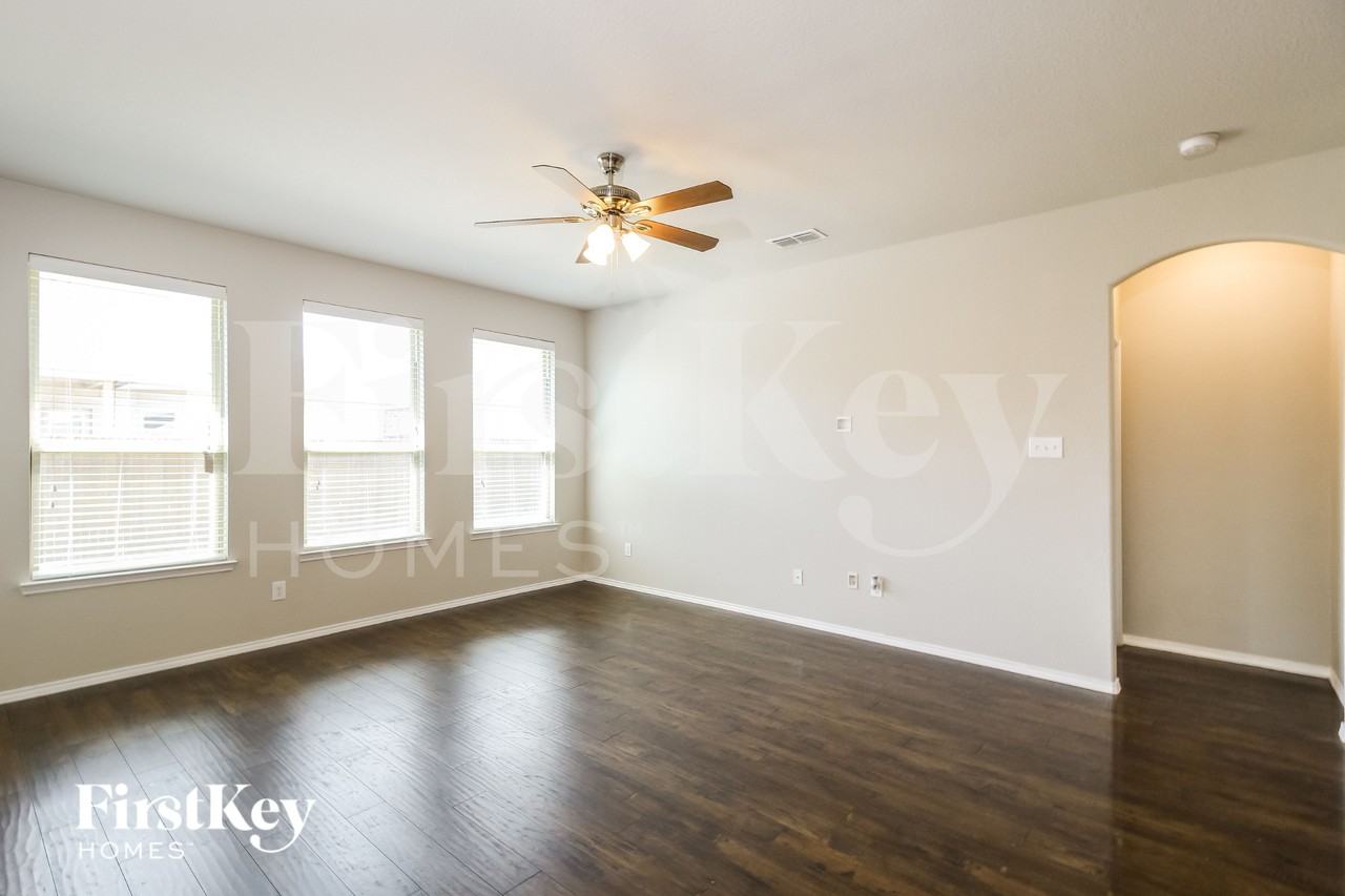 3712 Fossil Tree Ln - Photo 3 of 15