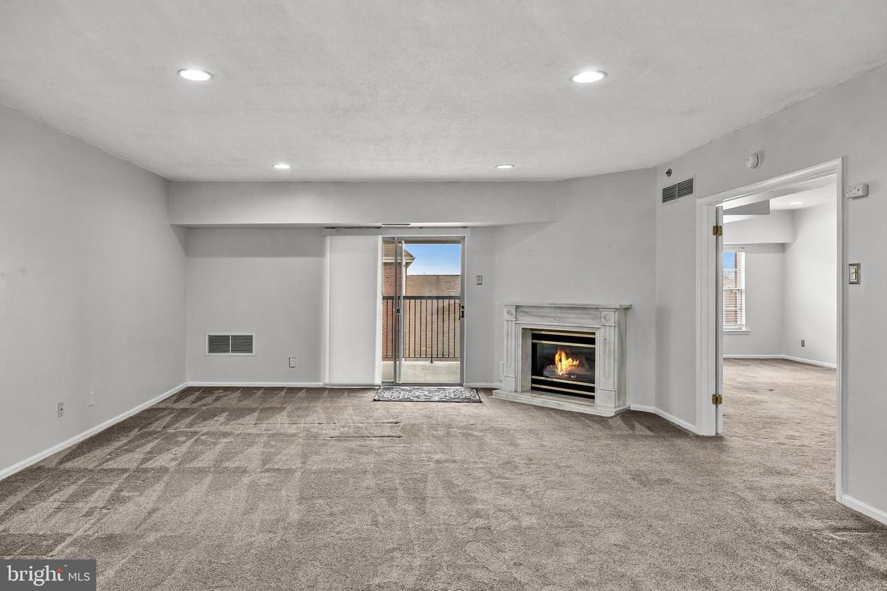 6070 Main St - Photo 3 of 46