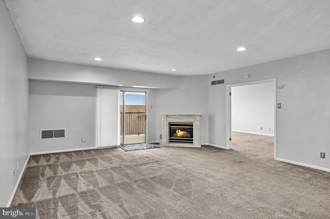 6070 Main St - Photo 4 of 46