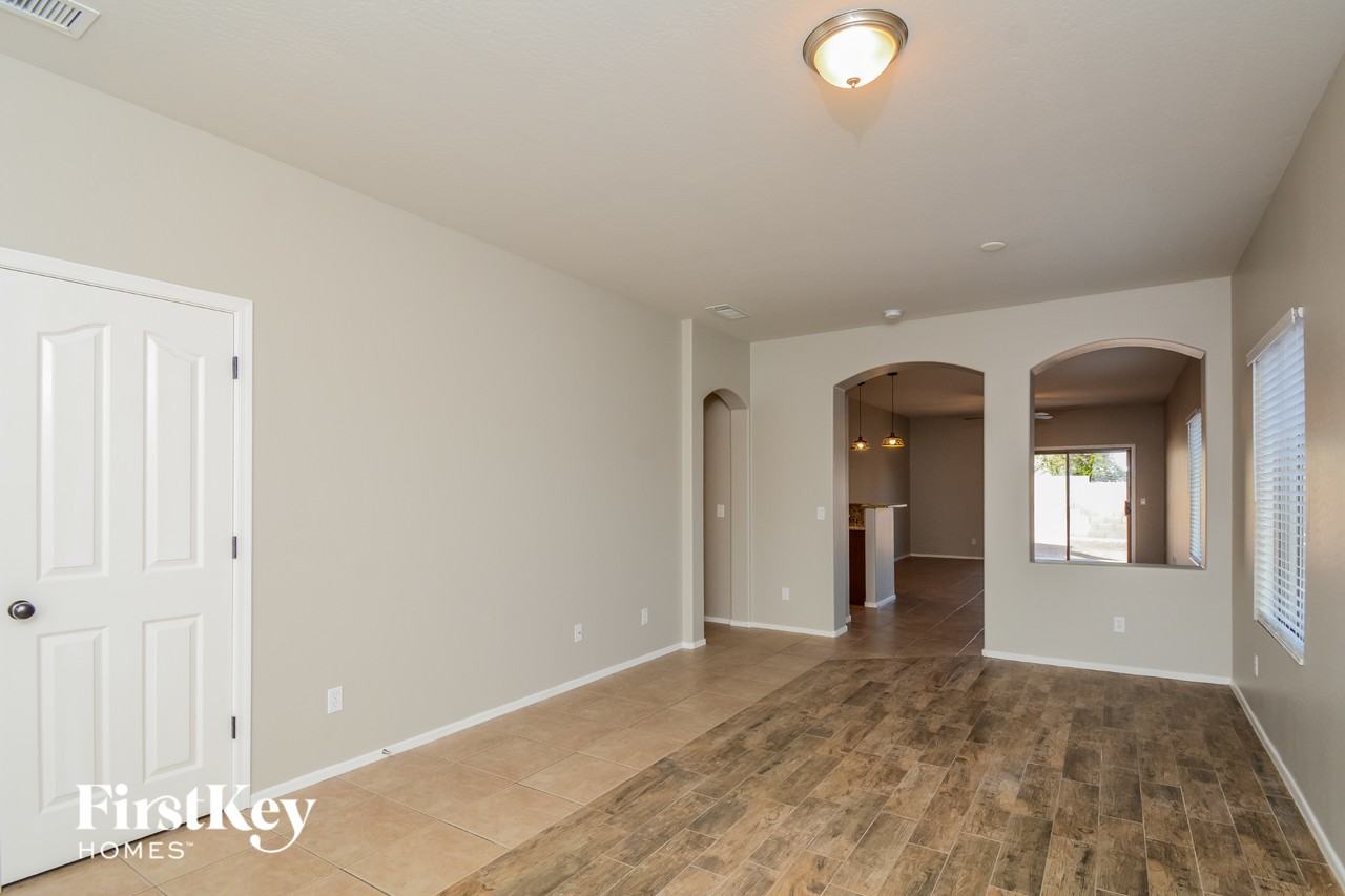 12918 W Columbine Dr - Photo 3 of 15