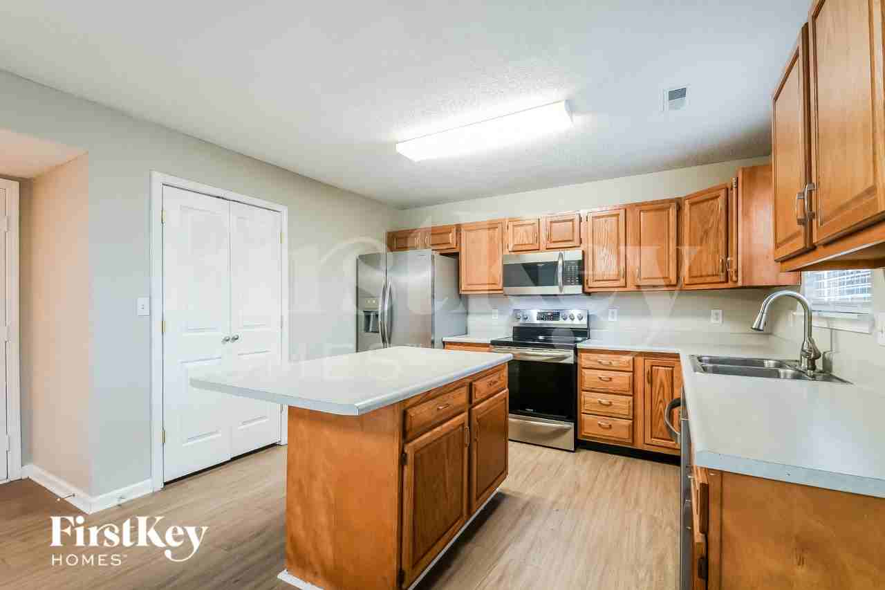 19127 Fox Chase Dr - Photo 6 of 15